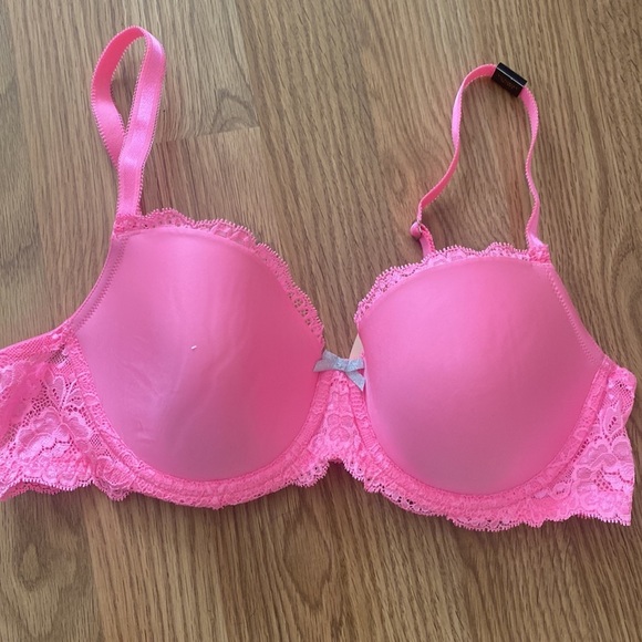 Victoria’s Secret NWT bra set - Picture 2 of 12